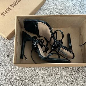 Steve Madden Uplift Lace Up Heels In Black Patent 018.
